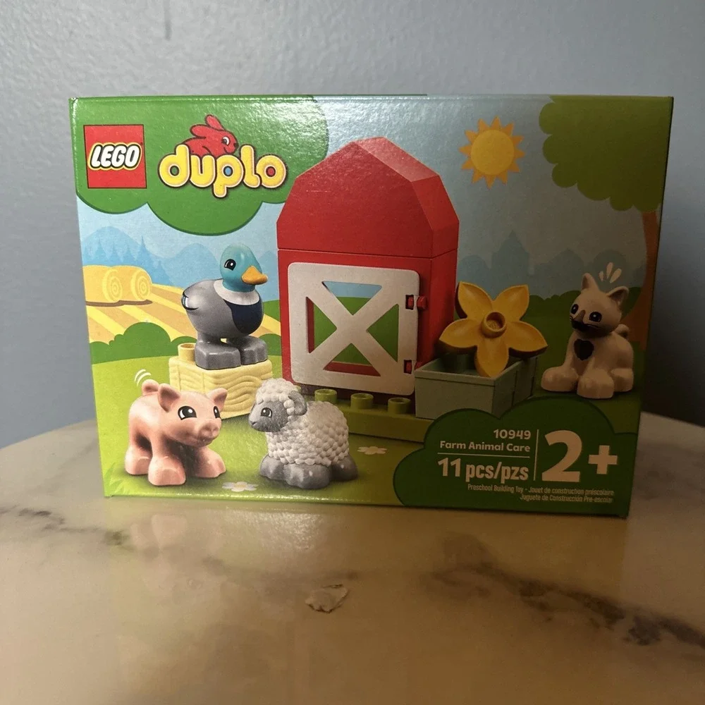 LEGO DUPLO Farm Animal Care‎ 10949 Complete Set 11 Pieces Box